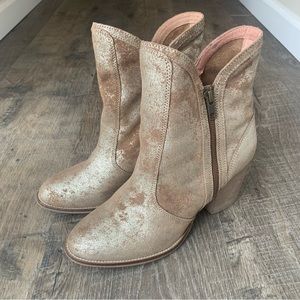 Seychelles Distressed Metallic Gold Leather Boots Western Heeled Bootie